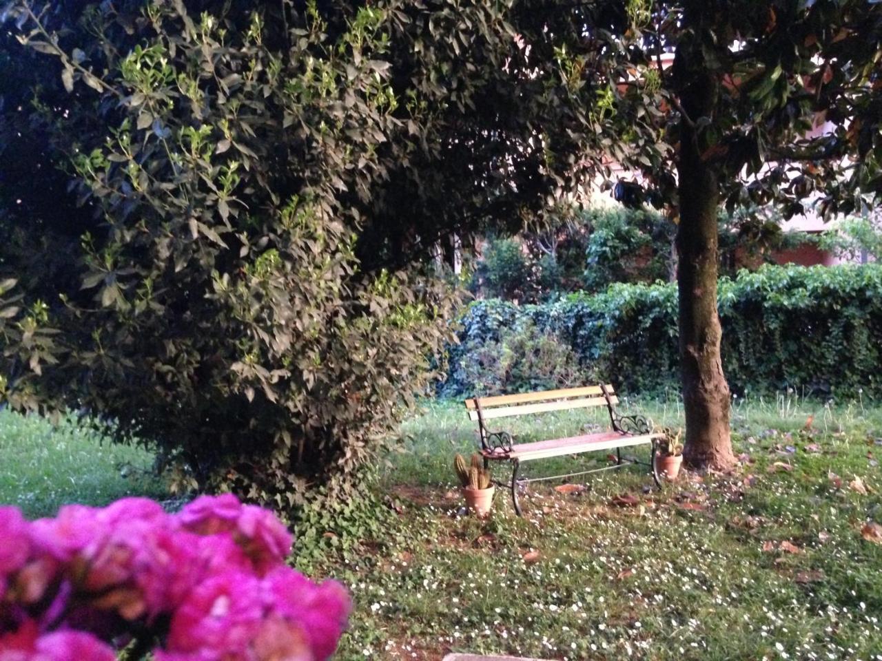 Bed and Breakfast Viamilano25 Mirandola Exterior foto